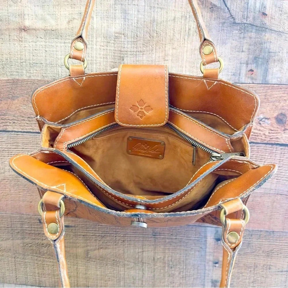 Patricia Nash Rienzo Signature Map Satchel - Picture 8 of 15